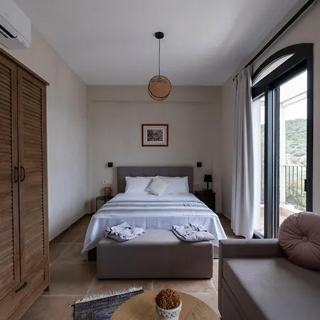 Blue Crystal View Aparthotel 4*