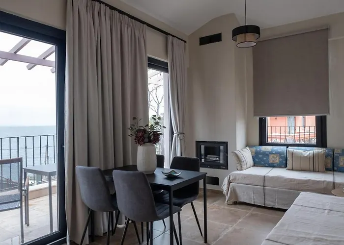 Blue Crystal View 4*