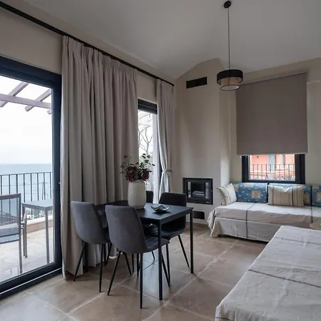 Blue Crystal View 4*