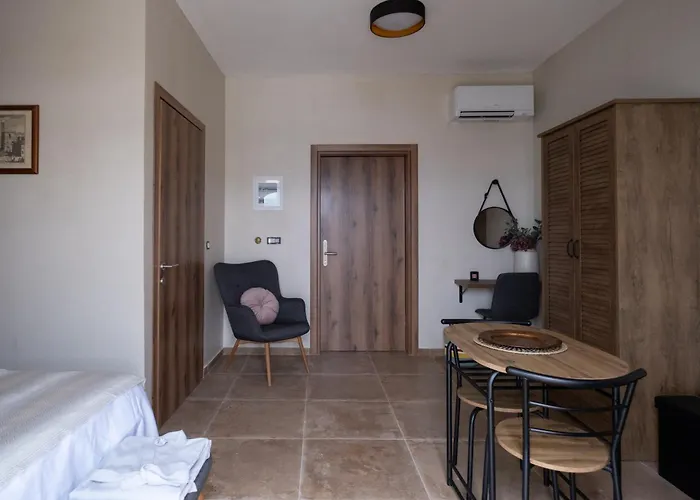 Blue Crystal View 4*