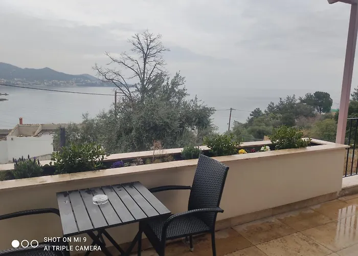 Blue Crystal View 公寓式酒店